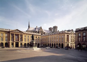 Vue du côté sud de la Place Royale